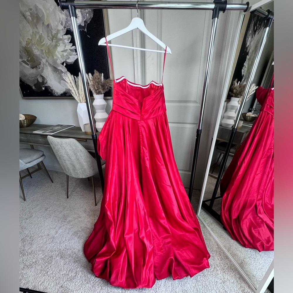 Red asymmetrical dress - Mac Duggal - Picture 3 of 5
